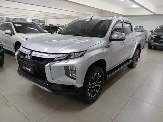 MITSUBISHI L200 TRITON 2.4 16V TURBO DIESEL SPORT HPE-S CD 4P 4X4 AUTOMÁTICO